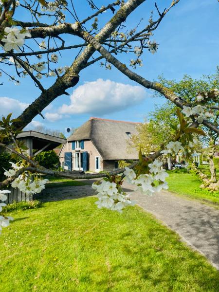 Na zdjęciu widoczny jest obiekt Boerderij de Breken położony w mieście Heerde.