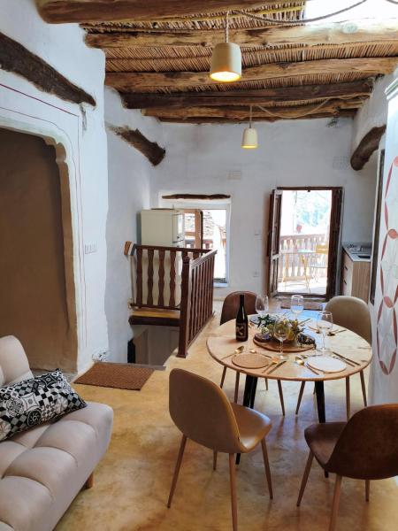 A la foto es mostra l'objecte Santuario Atalbéitaca Five Senses situat a la ciutat de Busquístar.