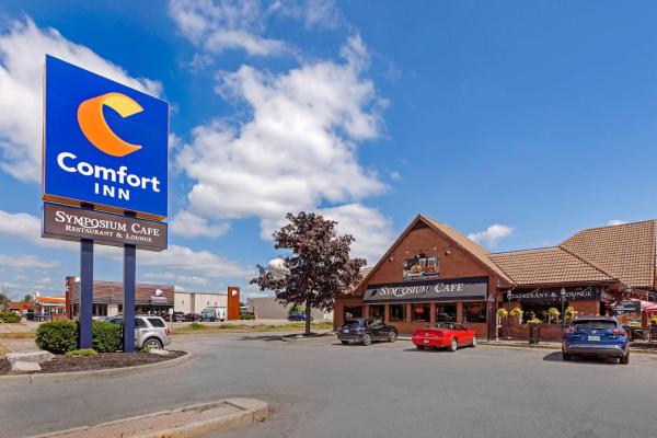 A la foto es mostra l'objecte Comfort Inn situat a la ciutat de Brantford.