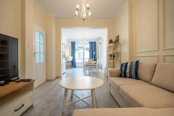 På billedet ses objektet Stylish & Funcional 1 BDRM apt in Sofia's heart beliggende i byen Sofia.