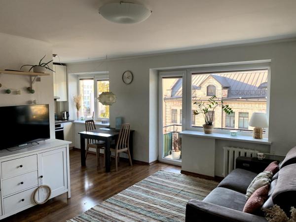 Bright And Cozy Apartment In The City Center With Balcony - Liettua