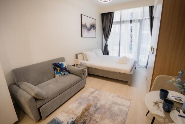 Azizi Modern Studio 10 min to Downtown, Dubai