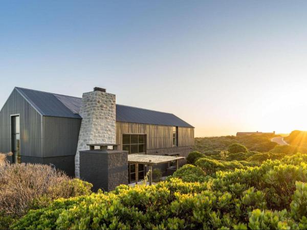 Black Barn At Romansbaai - Kleinbaai