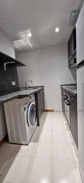 Фотография 9: Spacious, Central Apt, sleeps 5