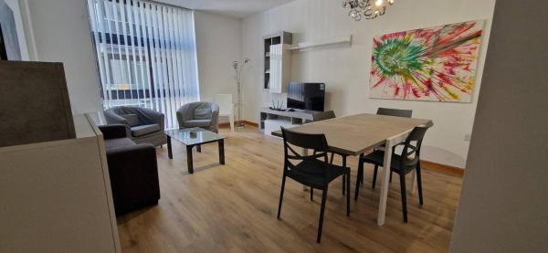 Фотография 1: Spacious, Central Apt, sleeps 5