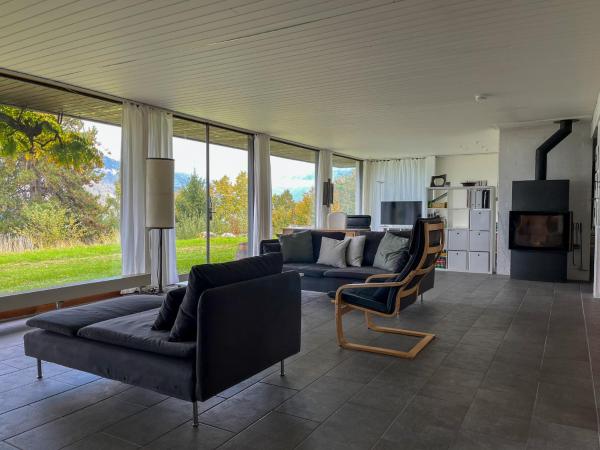 La photo montre l'objet Seepanorama Güetital situé dans la ville de Faulensee.