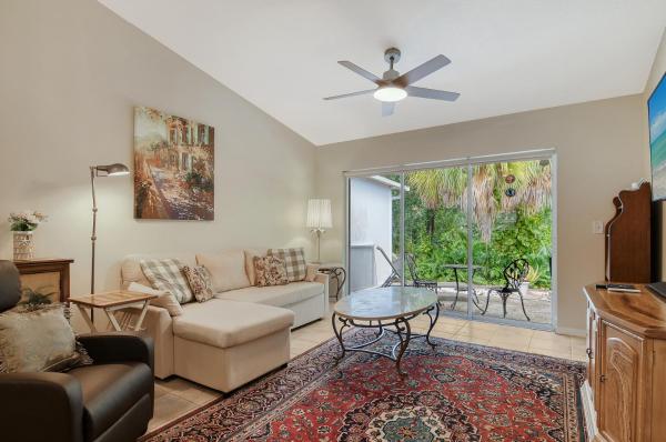 Close To Beaches, Downtown, Restaurants & Parks! - Sarasota, FL