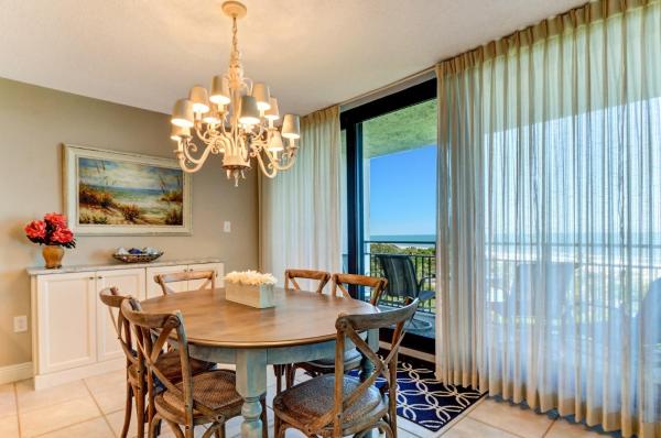 Updated 3 Bedroom Oceanfront Beachwalker Condo - Jacksonville, FL
