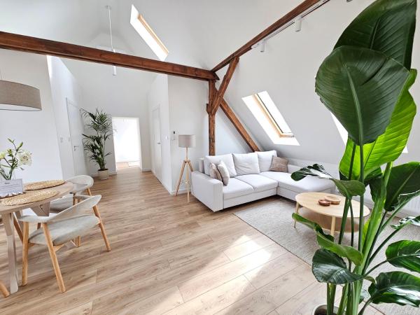 Auf dem Foto ist das Objekt Apartamenty SWAN in der Stadt Zawada zu sehen.