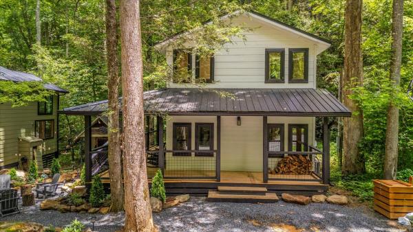 A la foto es mostra l'objecte Dollys Mountain Retreat - Brand New situat a la ciutat de Cosby.