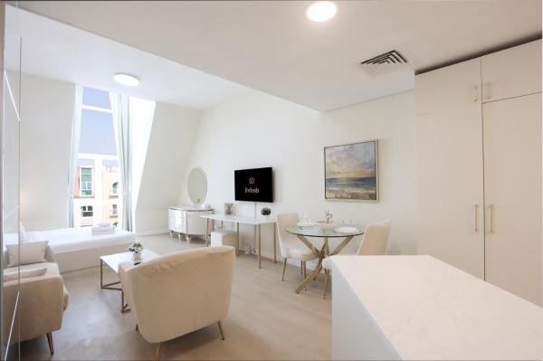 Kuvassa näkyy kohde Upgraded 1BR Sleeps 4 Near Ibn Battuta Mall, joka sijaitsee kaupungissa Dubai.