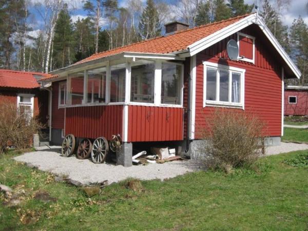Na foto é possível ver o objeto Mormors hus localizado na cidade de Bräcketorp.