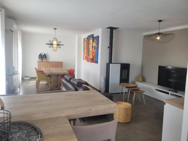 På billedet ses objektet La catalane cosy, wifi, parking, terrasse beliggende i byen Le Soler.