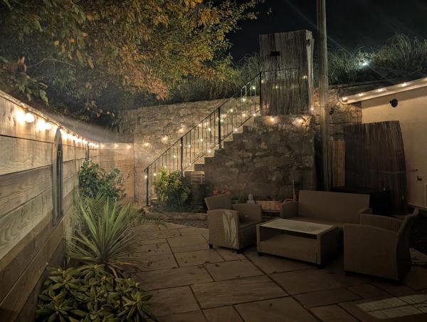 Billede 2: Private, Modern and Detached Garden Apartment