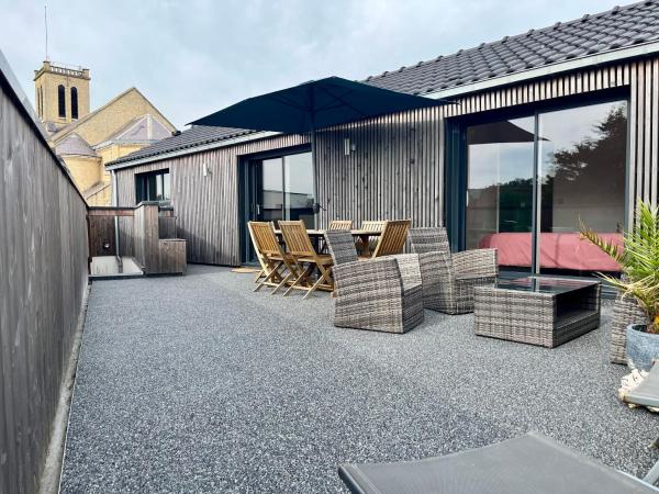 A la foto es mostra l'objecte La Terrasse du Sentier situat a la ciutat de Sangatte.