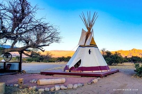 A la foto es mostra l'objecte Unique Tipi Accommodation for a Glamping Experience near Las Vegas, Nevada situat a la ciutat de Primm.