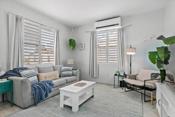Town Treasure - Walkable - King Bed - AC, Christiansted