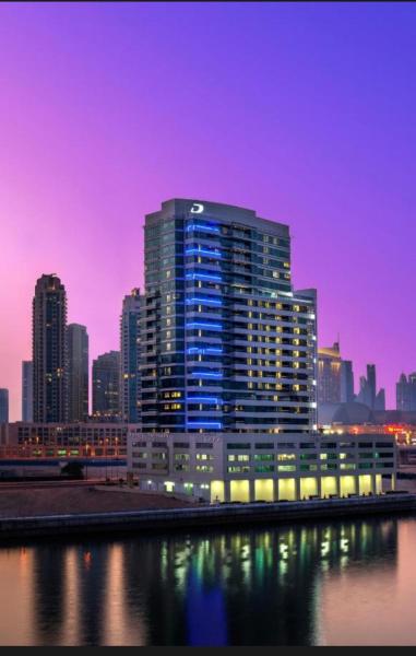 På billedet ses objektet Damac Maison Canal Views Phineek Luxury 2BR Apartment beliggende i byen Dubai.