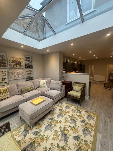 Φωτογραφία 2: Flat 1, 119 Northgate St - luxury 2 bedroom apartment apartment close to the town centre with paid parking close by