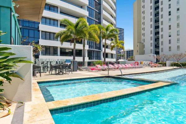 Ocean View 3 Br Apt Broadbeach - Broadbeach