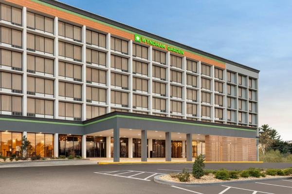 På billedet ses objektet Wyndham Garden Atlanta Airport beliggende i byen Atlanta.
