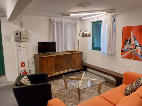 Foto 4: Stylish, Basement Studio with Roof Top Access - EP9B