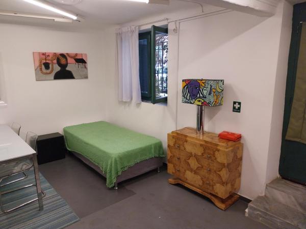 Foto 7: Stylish, Basement Studio with Roof Top Access - EP9B