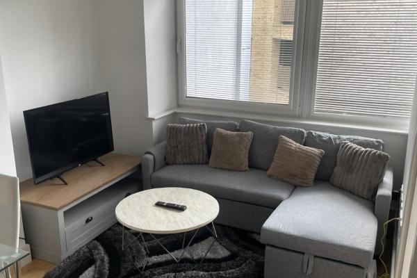 Na fotografii je vidět objekt Modern Flat Central Croydon Sleeps 4 Free Parking nacházející se ve městě Croydon.