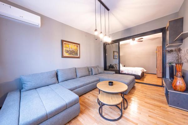 Na zdjęciu widoczny jest obiekt Urban Elegance Apartment by Park Zaimov położony w mieście Sofia.