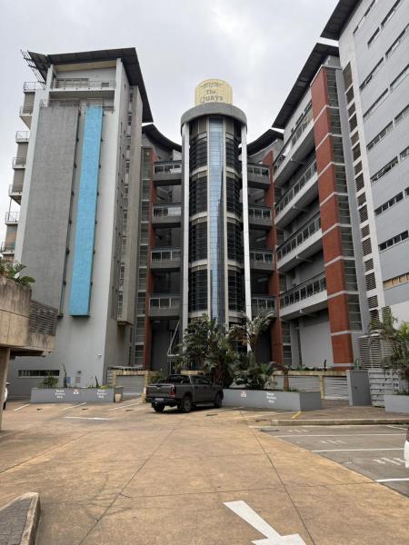 Bilde 2: Accommodation Front - Phenomenal 3 Bedroom with Unique Canal Views