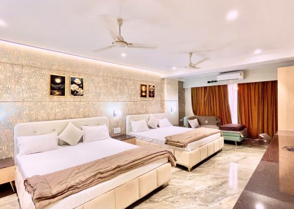 På billedet ses objektet M S HOTEL PREMIUM Near Mahakal Temple And Railway Station - Air Conditioned hotel, LIFT And WIFI - A Top Premium Hotel beliggende i byen Ujjain.