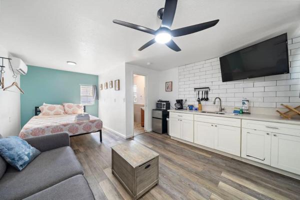 Studio Condo Near Downtown And Cruise Terminal, Across From The Seawall - Texas City