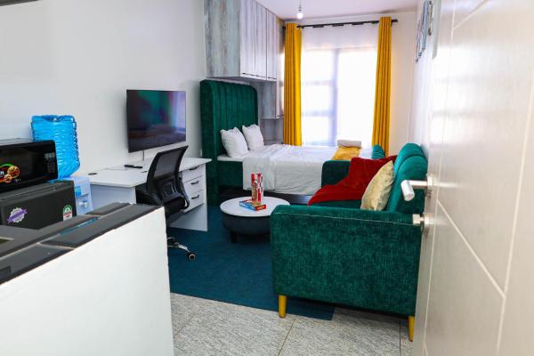 SkyAura Studio Kinoo, Kinoo