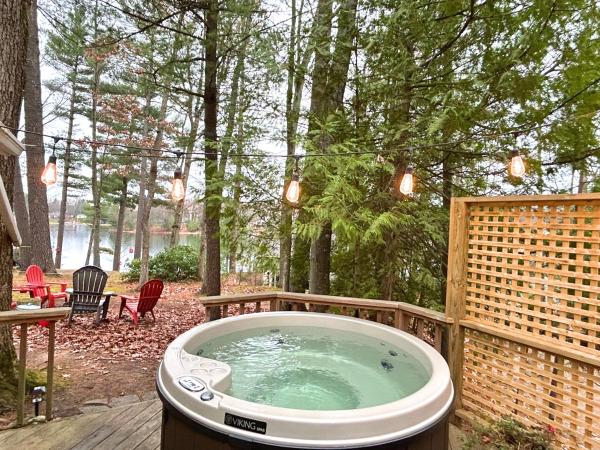 Hot Tub Getaway - Lake Cabin - Traverse City, MI