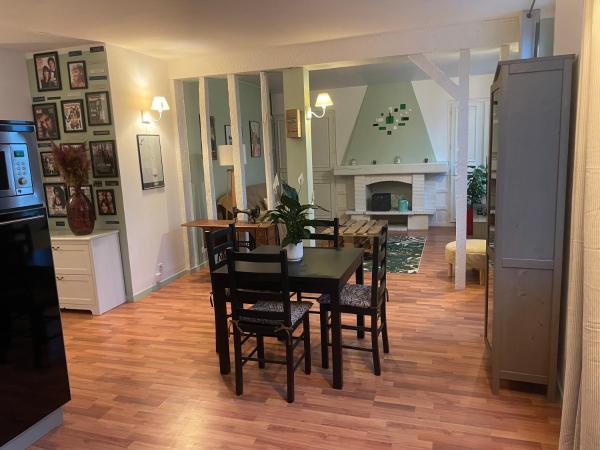 A la foto es mostra l'objecte Appartement champenois situat a la ciutat de Troyes.