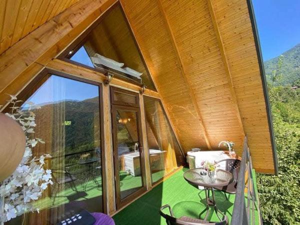 A la foto es mostra l'objecte eco cottage sunrise merisi situat a la ciutat de Inasharidzeebi.