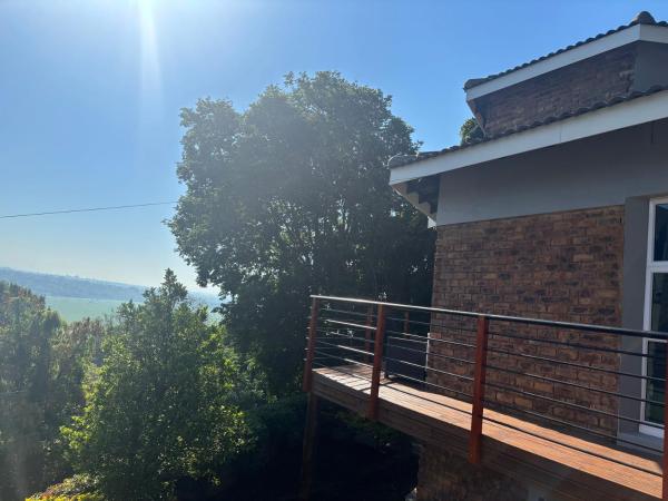Na foto é possível ver o objeto The Manzi Villa localizado na cidade de Kosmos.