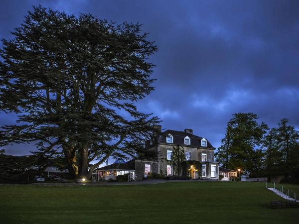 A la foto es mostra l'objecte Mercure Bristol North The Grange Hotel situat a la ciutat de Frampton Cotterell.