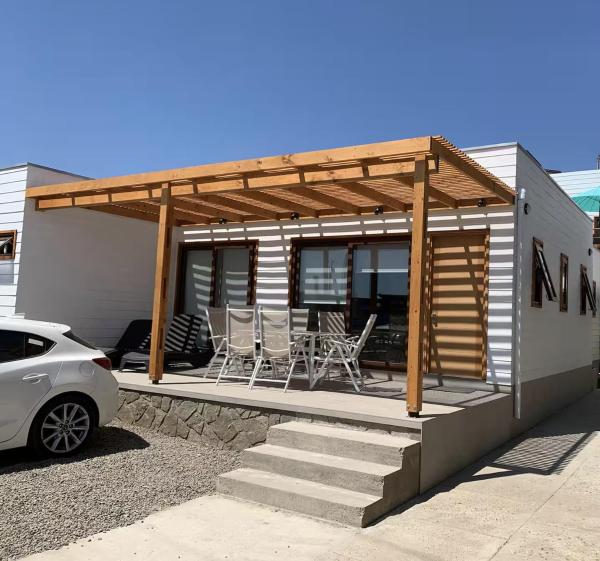 Na fotografii je vidět objekt Increíble casa Avenida del mar, Maitencillo nacházející se ve městě Maitencillo.