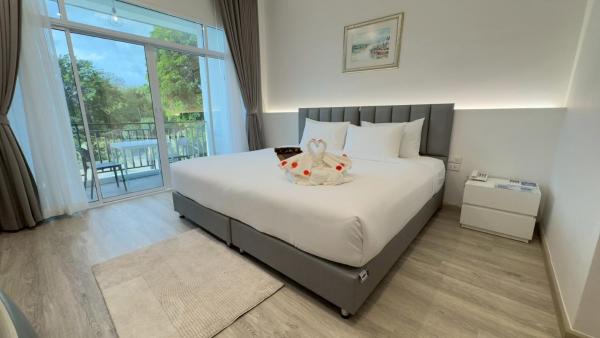 A la foto es mostra l'objecte Baan Suan Khun Ta and Golf Resort situat a la ciutat de Ban Kho.