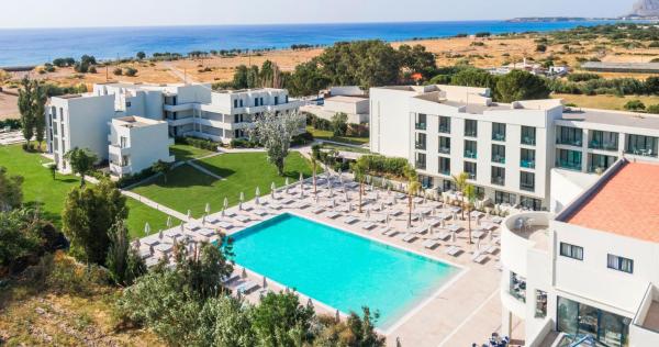 A la foto es mostra l'objecte Blue Sea Holiday Village situat a la ciutat de Afantou.