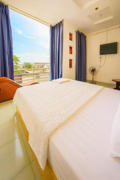 ÁNh Dương Hotel - Ben Luc