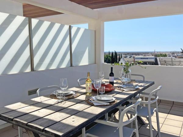 写真にはAsseca市にあるSolaris Exclusive Apartment Taviraが写っています。
