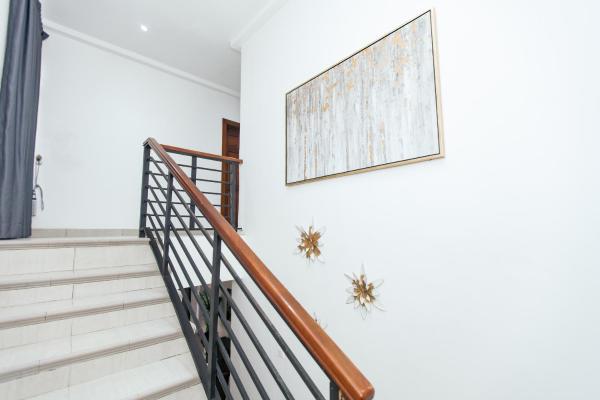 Foto 2: Luxurious townhouse behind Achimota Mall