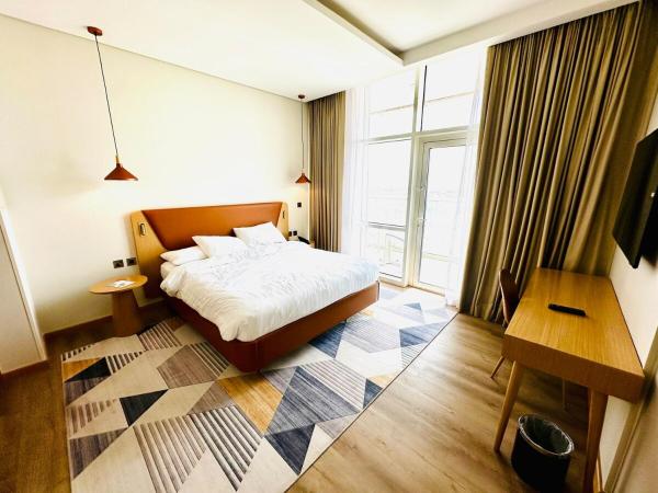 Novotel JVT - 5 Star Amenities Access - Studio, Дубай