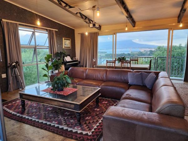 La photo montre l'objet Beautiful 2-bedroom in the heart of the Winelands situé dans la ville de Faure.