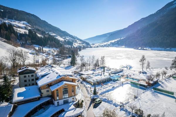 Auf dem Foto ist das Objekt Familien- Sportresort BRENNSEEHOF in der Stadt Rauth zu sehen.