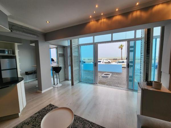 A la foto es mostra l'objecte Seaview Serenity Strand situat a la ciutat de Strand.