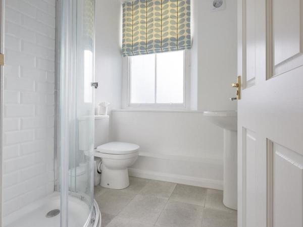 Фотография 9: 4 Bed in Keswick oc-sz443