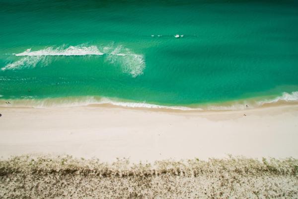 Na zdjęciu widoczny jest obiekt Quaint 2BR/25BA Cottage Nestled Between 30A & Panama City Beach! Sleeps 6! położony w mieście Carillon Beach.